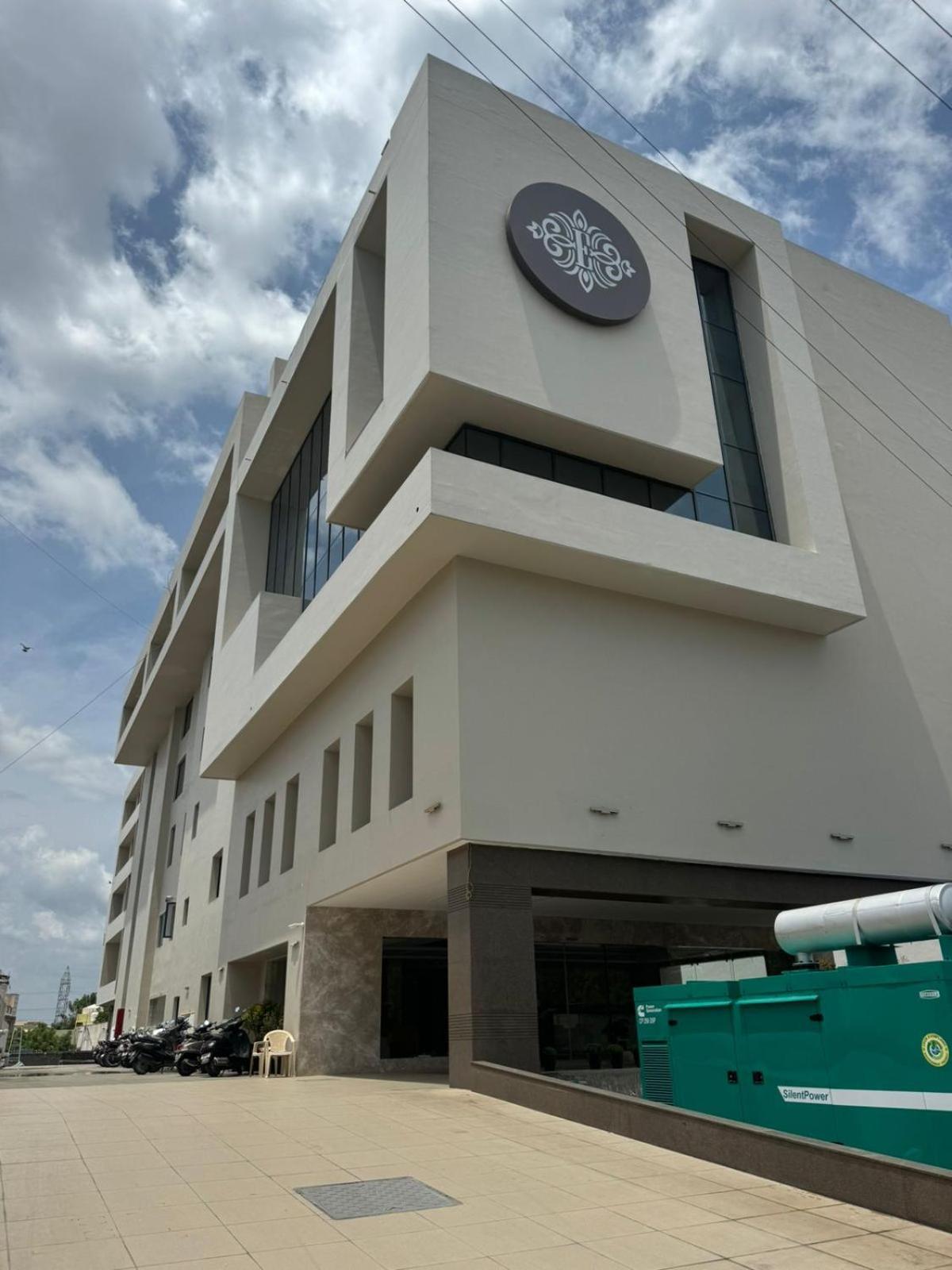 Royal Embassy Otel Erode Dış mekan fotoğraf