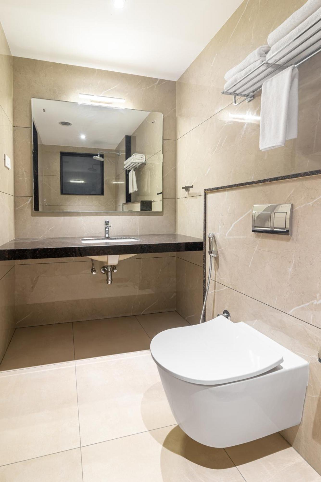 Royal Embassy Otel Erode Dış mekan fotoğraf
